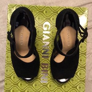 Gianni Bini Black Suede Wedges